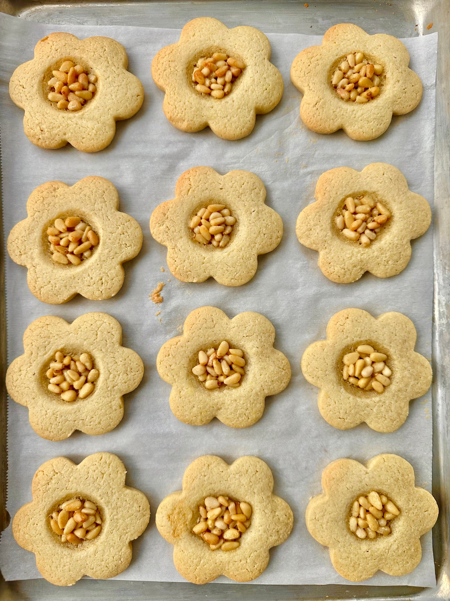 Pignoli Flower Cookies