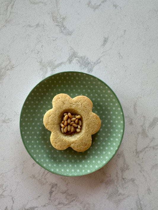 Pignoli Flower Cookies